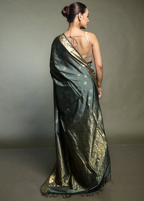 Green Kanjivaram Silk Saree With Blouse Piece