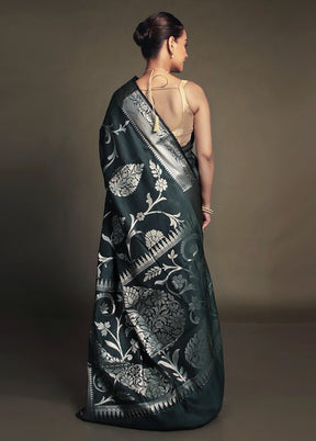Green Kora Silk Saree With Blouse Piece