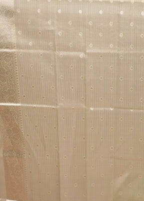 Green Organza Saree With Blouse Piece