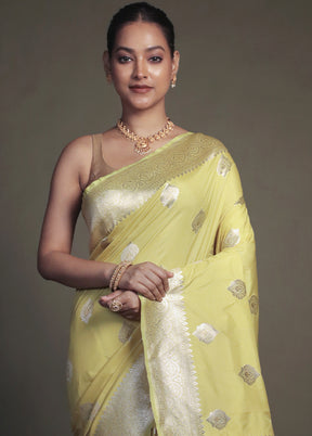 Green Uppada Silk Saree With Blouse Piece
