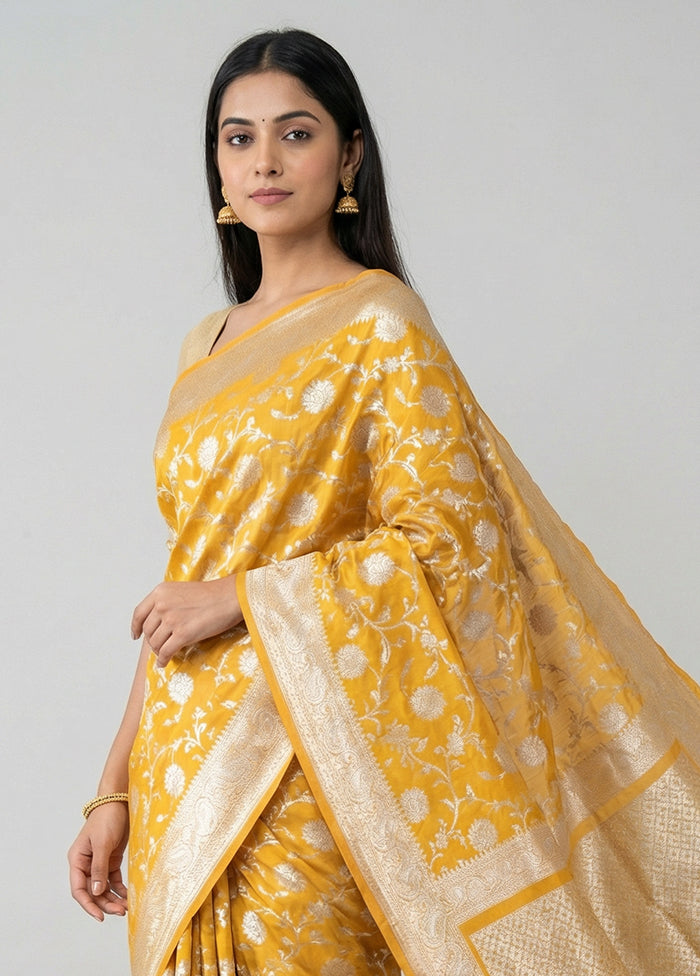 Yellow Uppada Silk Saree With Blouse Piece