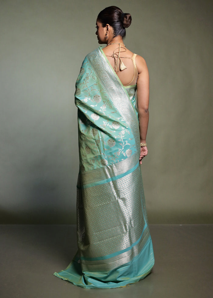 Green Uppada Silk Saree With Blouse Piece