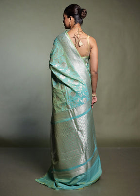 Green Uppada Silk Saree With Blouse Piece