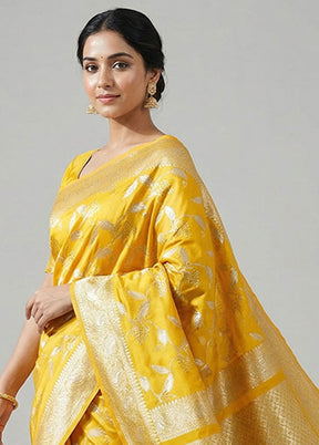 Yellow Uppada Silk Saree With Blouse Piece
