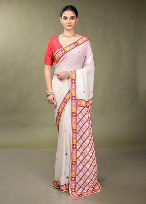 Cream Handloom Pure Georgette Saree With Blouse Piece