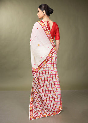 Cream Handloom Pure Georgette Saree With Blouse Piece