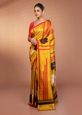 Yellow Printed Silk Saree With Blouse Piece