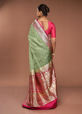 Green Handloom Tanchoi Pure Silk Saree With Blouse Piece