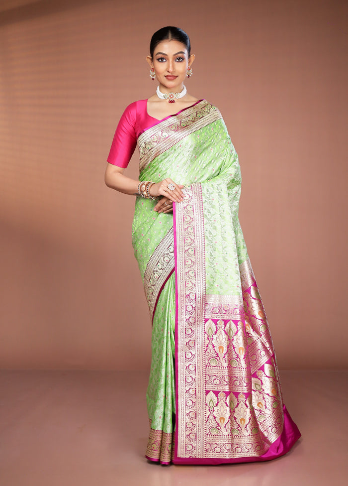 Green Handloom Tanchoi Pure Silk Saree With Blouse Piece