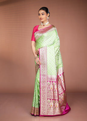 Green Handloom Tanchoi Pure Silk Saree With Blouse Piece