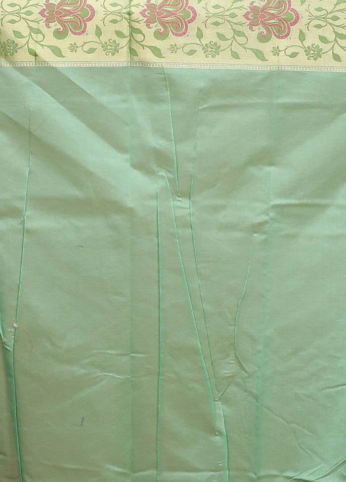 Green Cotton Saree With Blouse Piece