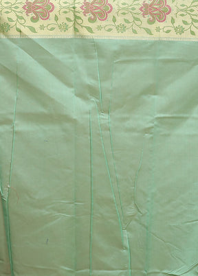 Green Cotton Saree With Blouse Piece