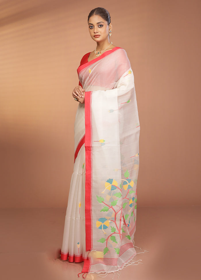 White Handloom Matka Pure Silk Saree With Blouse Piece
