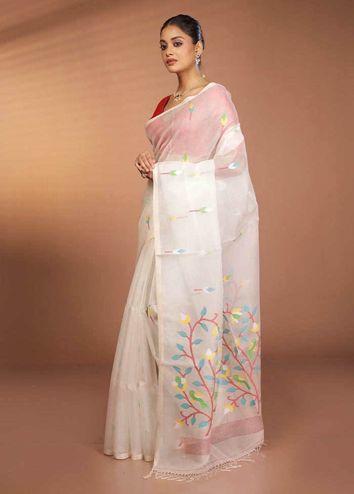 White Handloom Matka Pure Silk Saree With Blouse Piece