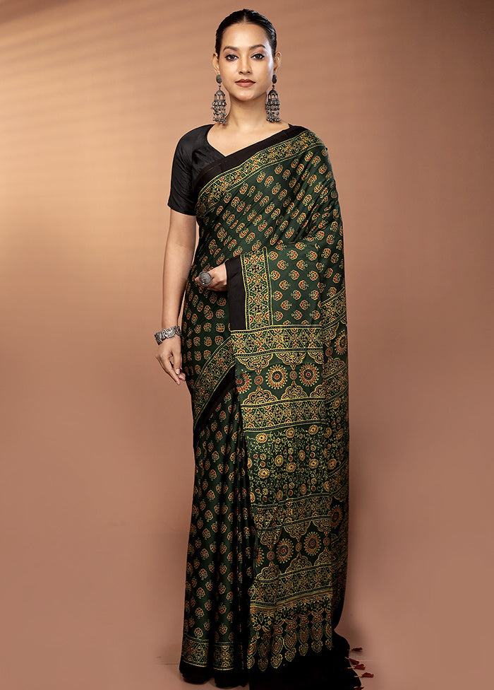 Green Printed Pure Silk Saree Without Blouse Piece