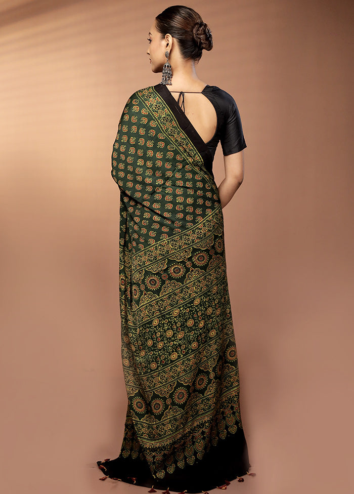Green Printed Pure Silk Saree Without Blouse Piece