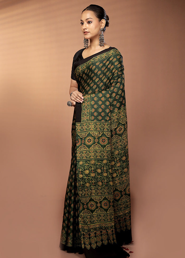 Green Printed Pure Silk Saree Without Blouse Piece