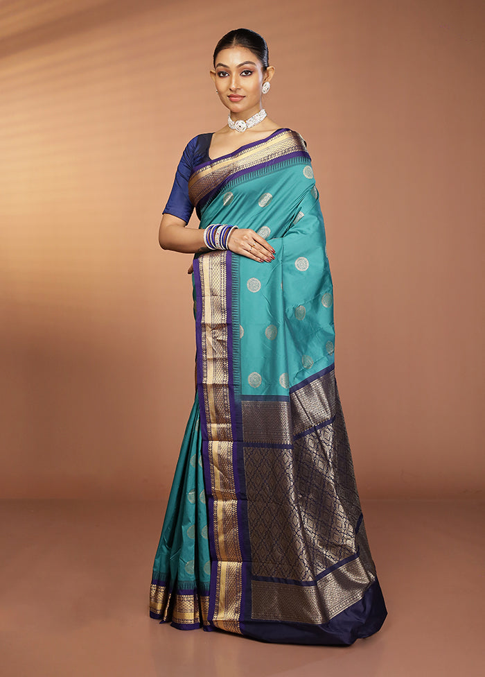 Green Kanjivaram Silk Saree With Blouse Piece