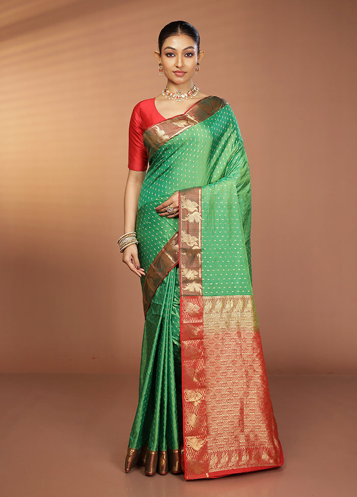 Green Handloom Kanjivaram Silk Saree With Blouse Piece