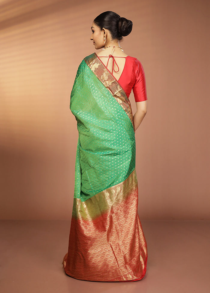 Green Handloom Kanjivaram Silk Saree With Blouse Piece