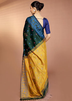 Green Matka Silk Saree With Blouse Piece