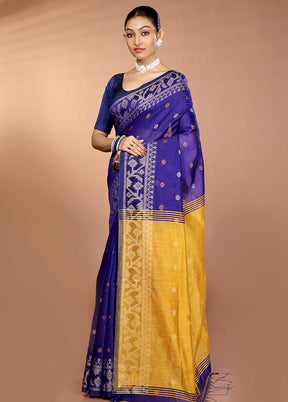 Blue Matka Silk Saree With Blouse Piece
