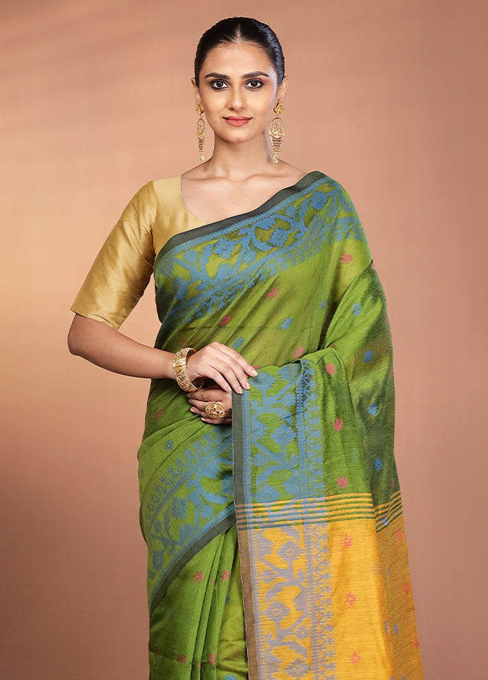 Green Matka Silk Saree With Blouse Piece