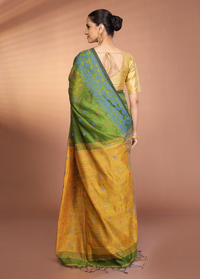Green Matka Silk Saree With Blouse Piece