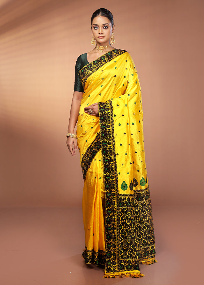 Yellow Handloom Assam Pure Silk Saree With Blouse Piece
