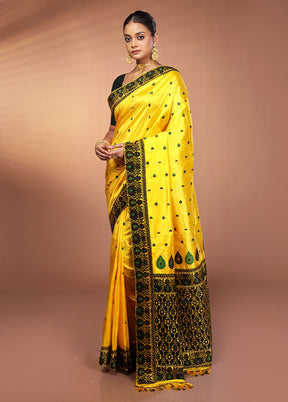 Yellow Handloom Assam Pure Silk Saree With Blouse Piece