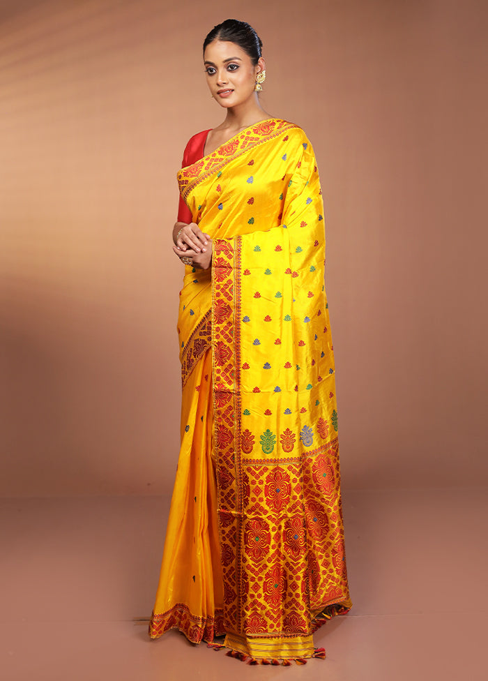 Yellow Handloom Assam Pure Silk Saree With Blouse Piece