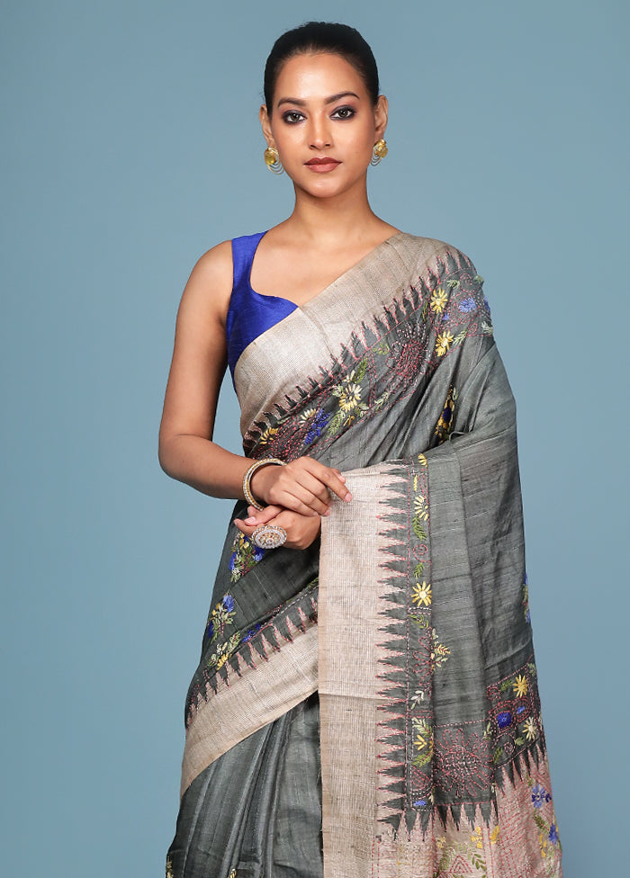 Cream Tussar Silk Saree With Blouse Piece