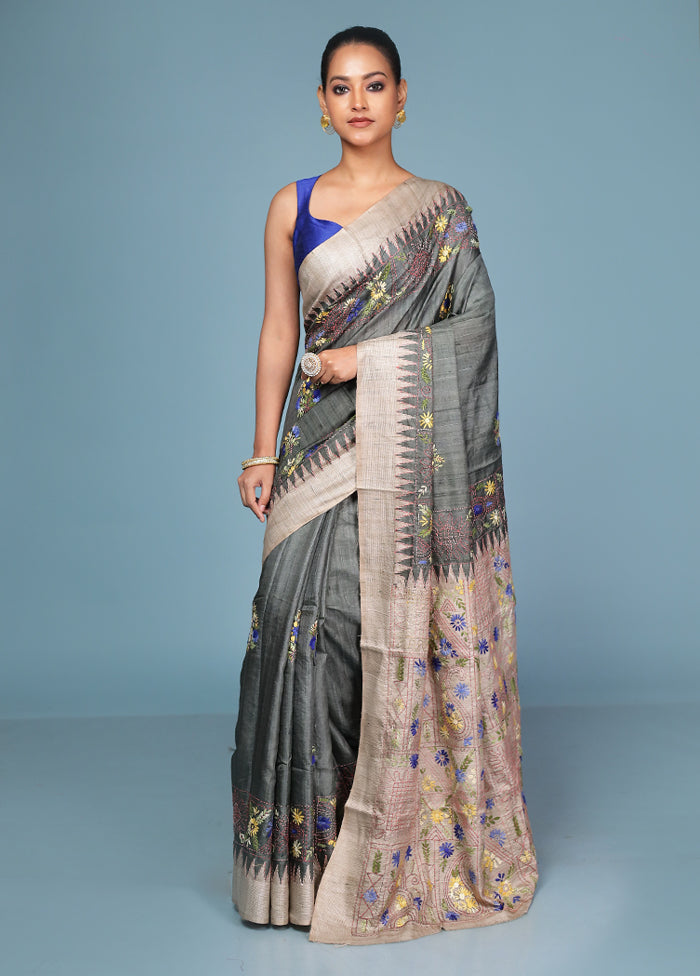 Cream Tussar Silk Saree With Blouse Piece