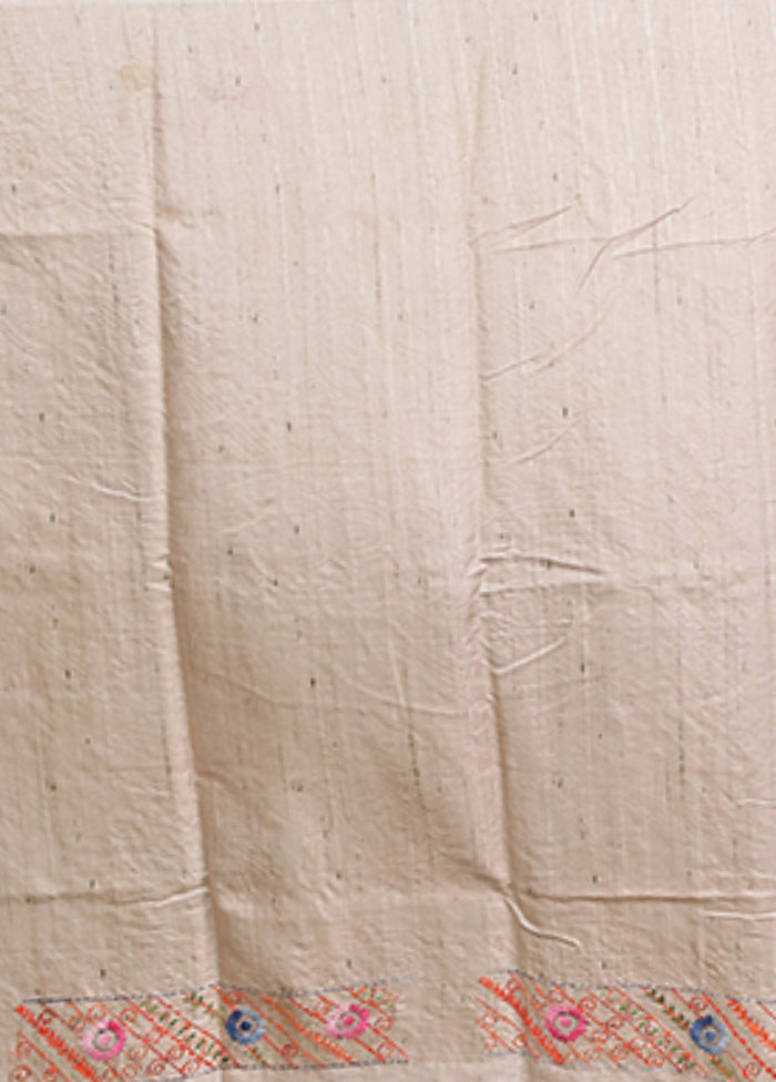 Cream Tussar Silk Saree With Blouse Piece