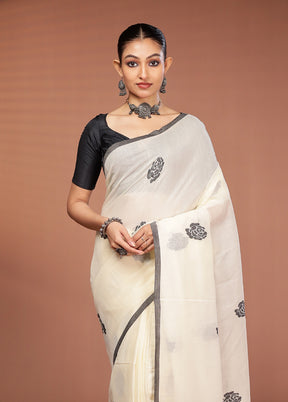 Cream Matka Silk Saree With Blouse Piece