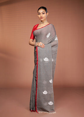 Grey Matka Silk Saree With Blouse Piece