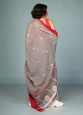 Grey Matka Silk Saree Without Blouse Piece