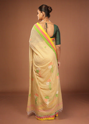 Cream Matka Silk Saree With Blouse Piece