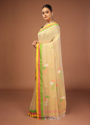 Cream Matka Silk Saree With Blouse Piece
