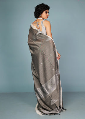 Grey Matka Silk Saree With Blouse Piece