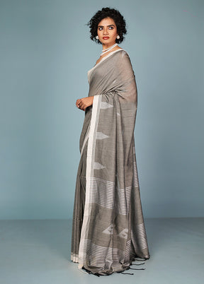 Grey Matka Silk Saree Without Blouse Piece