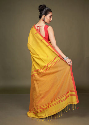 Yellow Matka Silk Saree With Blouse Piece