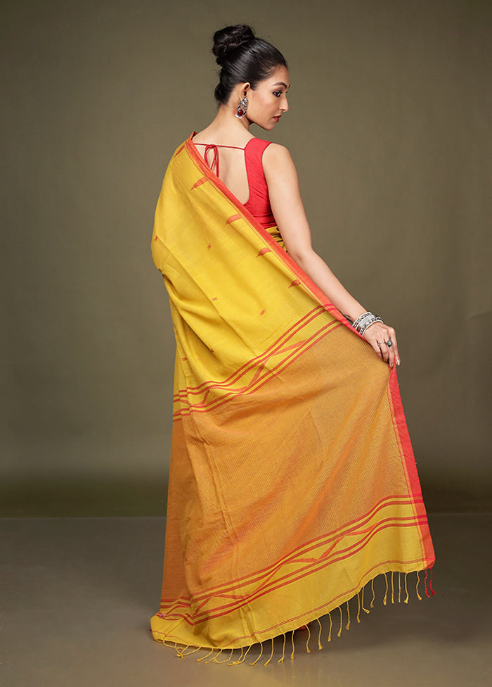 Yellow Matka Silk Saree With Blouse Piece