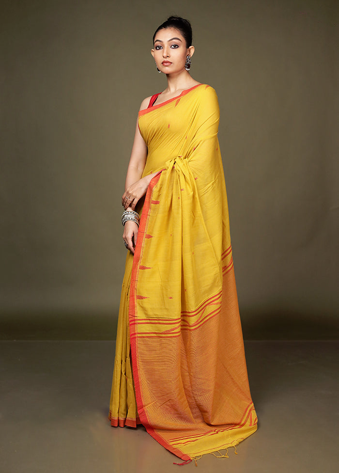 Yellow Matka Silk Saree With Blouse Piece