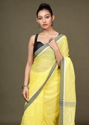 Yellow Matka Silk Saree With Blouse Piece