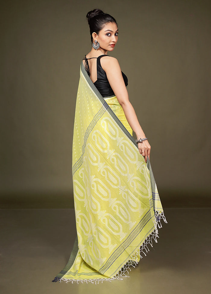 Yellow Matka Silk Saree With Blouse Piece
