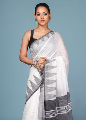 White Cotton Saree With Blouse Piece
