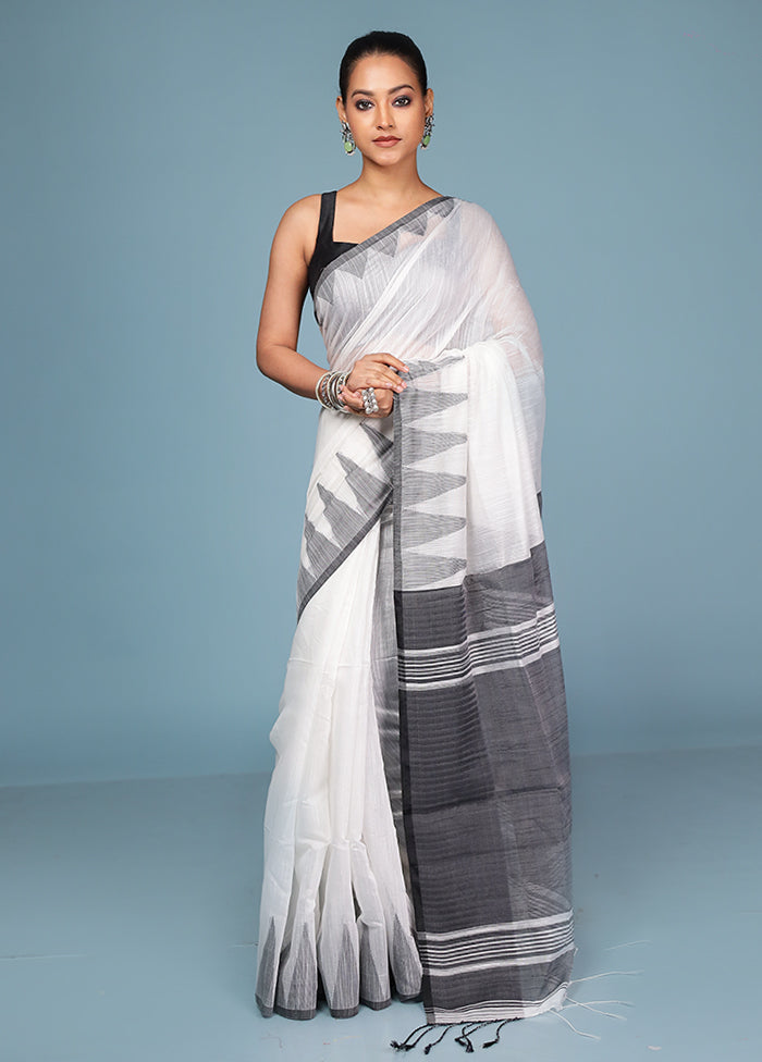 White Cotton Saree With Blouse Piece