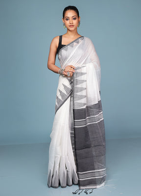White Cotton Saree With Blouse Piece