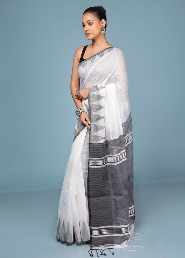 White Cotton Saree With Blouse Piece